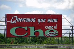 16 Cuba - Santa Clara - Poster Fidel slogan - Queremos que sean como el Che - We want to be like Che.jpg